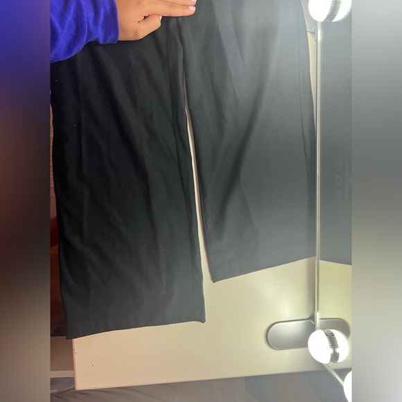 gently worn! size small! - Picture 2 of 4